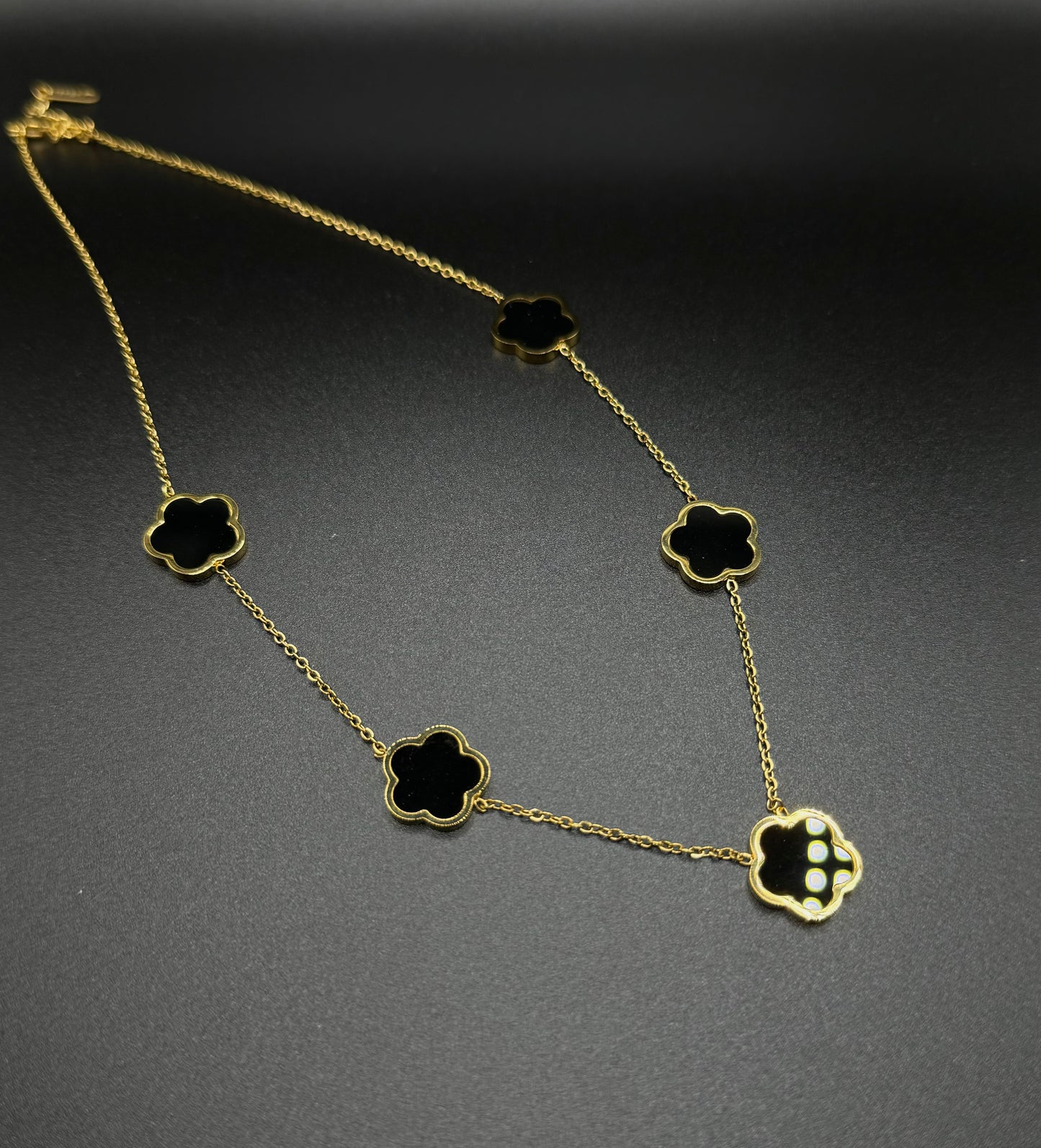 Collana Five Blacks